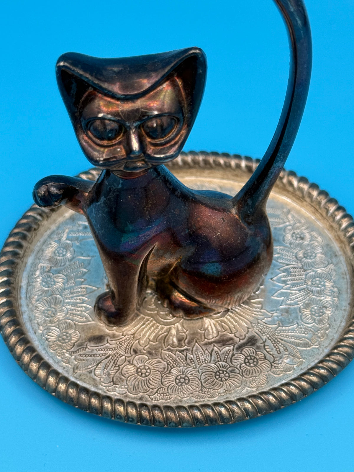 MCM cat ring holder